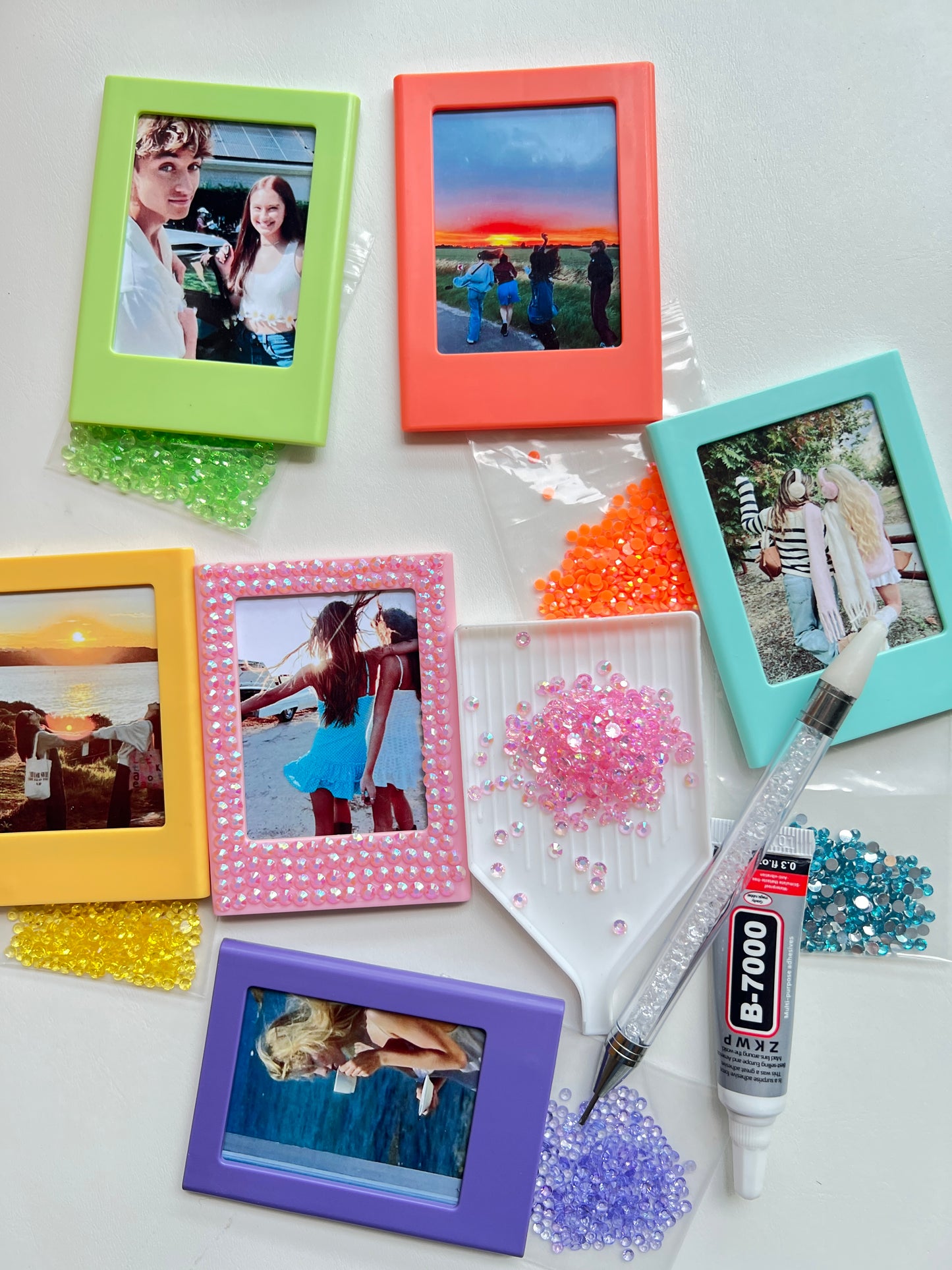 6-Pack Fridge Magnet Photo Frames kit (with 6 photos)