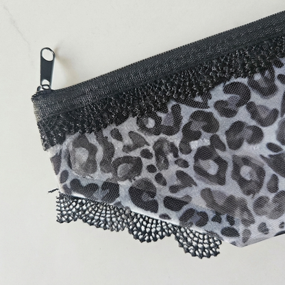 Bonito estuche ❤️Compra 3 y llévate 1 gratis